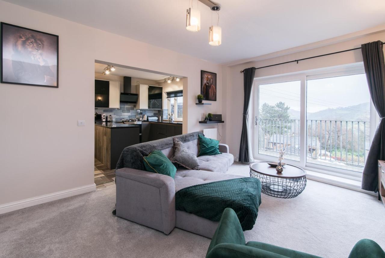 Immaculate 3 Bed House - Stunning Balcony Views Apartment Matlock  Exterior foto